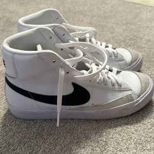 Nike blazers youth 7